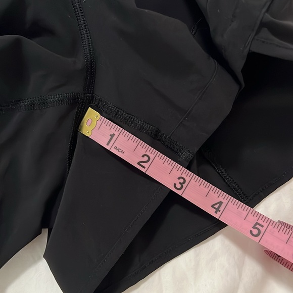Track That high-rise 3” lined short from Lululemon size 2 - Picture 7 of 7